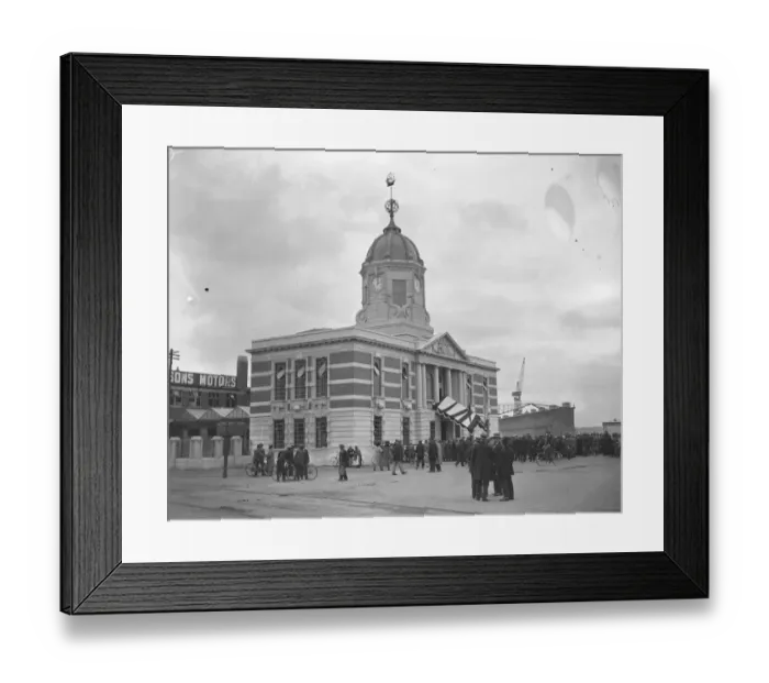 Framed Print : Southampton Harbour boards new building opened by Lord Jellicoe. 8 September 1925