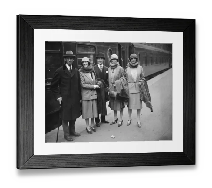 Framed Print : Lord Lytton returns to London. The Earl and Countess of Lytton with their two daughters Framed Print : Lord Lytton returns to London. The Earl and Countess of Lytton with their two daughters