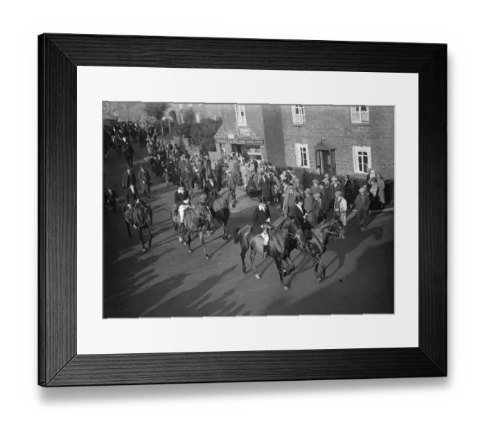 Framed Print : Opening Meet of the Pytchley Hunt at Brixworth. 5 November 1928