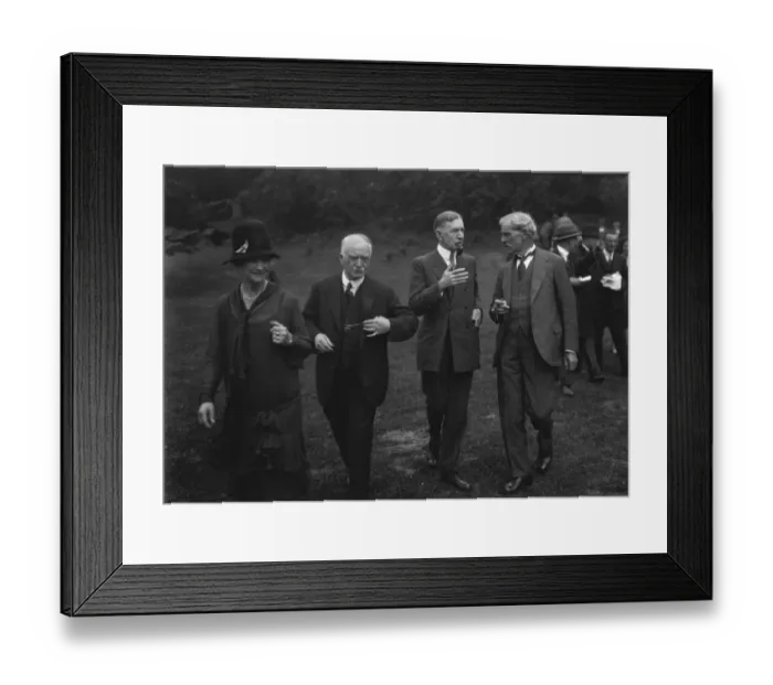 Framed Print : Historic meeting in the Scottish Highlands of Mr Ramsay McDonald and the American ambassador