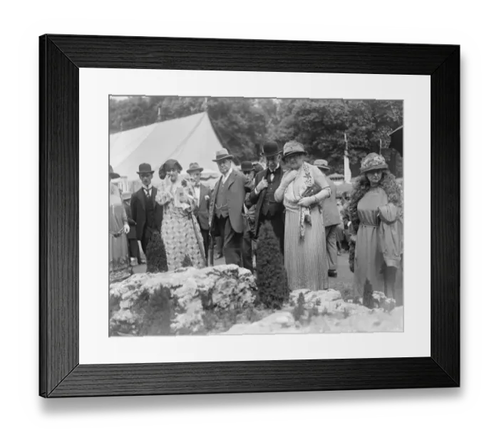 Framed Print : Chelsea flower show. Lord and Lady Wavertree. 19 May 1925 Framed Print : Chelsea flower show. Lord and Lady Wavertree. 19 May 1925