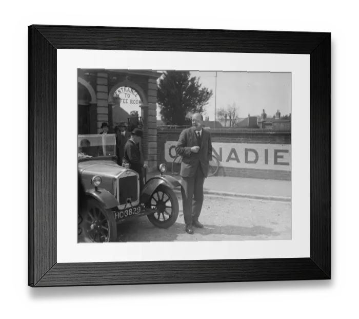Framed Print : The bungalow murder charge C W Mayo, the solicitor for the defence outside Framed Print : The bungalow murder charge C W Mayo, the solicitor for the defence outside