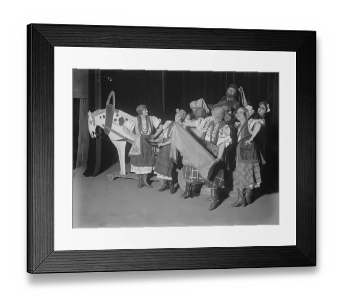 Framed Print : Le Miroir Juif at the London Pavilion. The Wandering Merchant. 3 March 1926 Framed Print : Le Miroir Juif at the London Pavilion. The Wandering Merchant. 3 March 1926