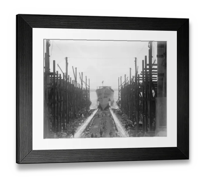 Framed Print : Marchioness of Bristol launches the cruiser HMS Suffolk at Portsmouth. The cruiser