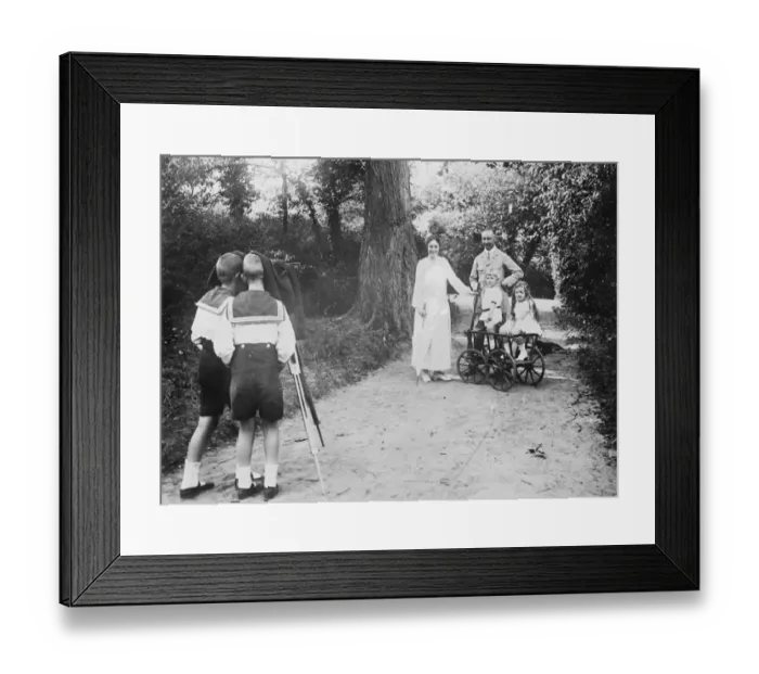 Framed Print : Prince and Princesss Oscar of Prussia with their family. 17 July 1925 Framed Print : Prince and Princesss Oscar of Prussia with their family. 17 July 1925