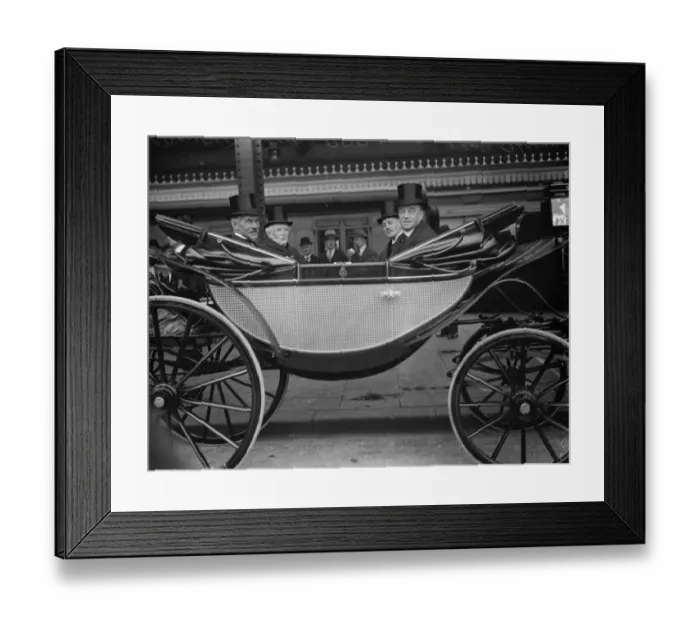 Framed Print : Labour Ministers receive seals of office from the King. The Prime Minister, Lord Parmoor