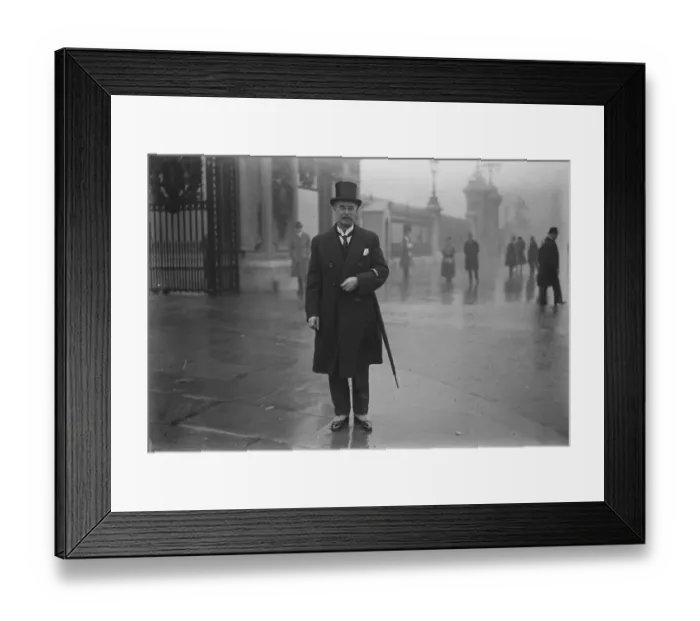 Framed Print : Kings second investiture Mr Robert Bryson, O B E, leaving Buckingham Palace 5 Framed Print : Kings second investiture Mr Robert Bryson, O B E, leaving Buckingham Palace 5
