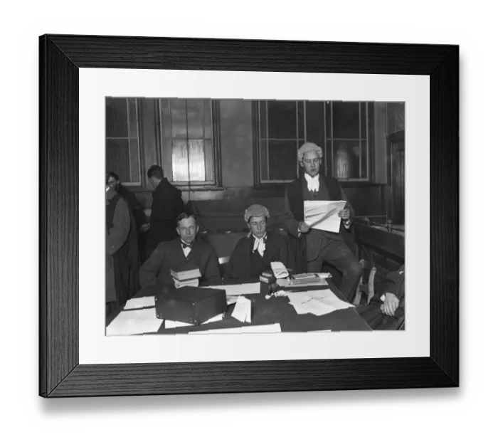 Framed Print : Cambridge undergraduates Mock Trial at Alexandria Hall - Rex versus Harold
