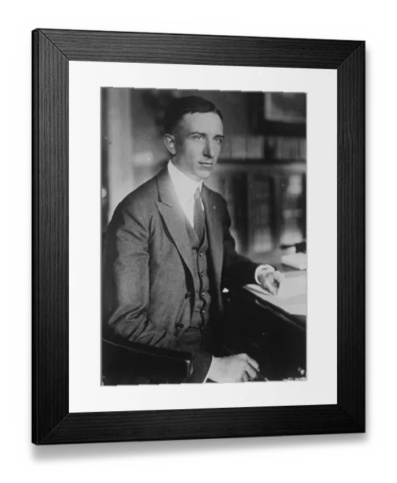 Framed Print : S Parker Gilbert of New Jersey, who conferred in Paris with Mr Winston Churchill, and M Poincare