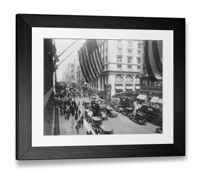Framed Print : New York. Fifthe Avenue at 34 street. 1926 Framed Print : New York. Fifthe Avenue at 34 street. 1926