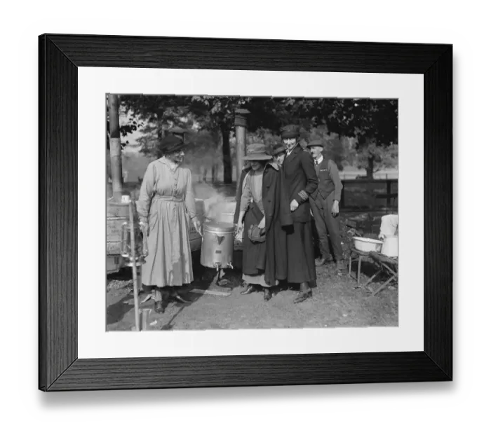 Framed Print : At the Y M C A canteen in Hyde Park Left to right, Mrs Stapleton Cotton, Lady Alastir Innes Ker Framed Print : At the Y M C A canteen in Hyde Park Left to right, Mrs Stapleton Cotton, Lady Alastir Innes Ker