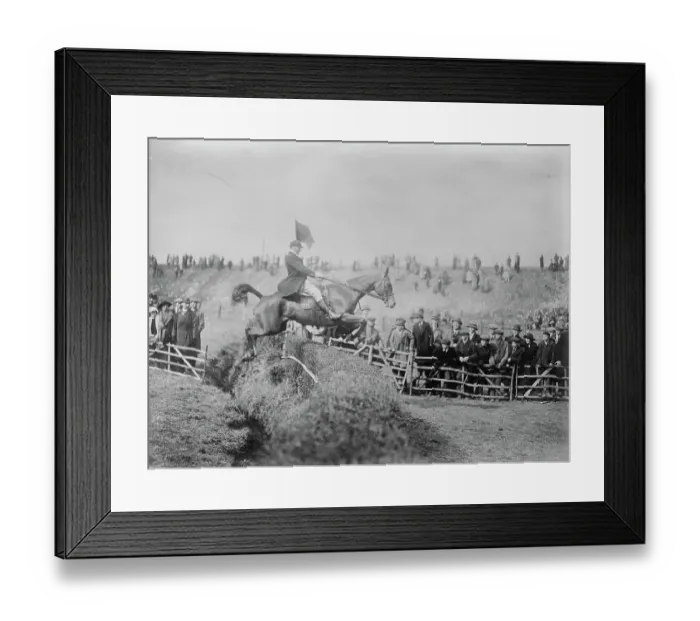 Framed Print : Bar Point to Point Races at Edenbridge Judge Farrant on his horse Thornton Le Moor taking the last fence before winning the bar heavy weight race 1922