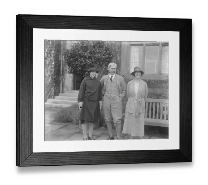 Framed Print : Premiers meet at Chequers Mr Ramsay MacDonalds first visit with his two daughters 22