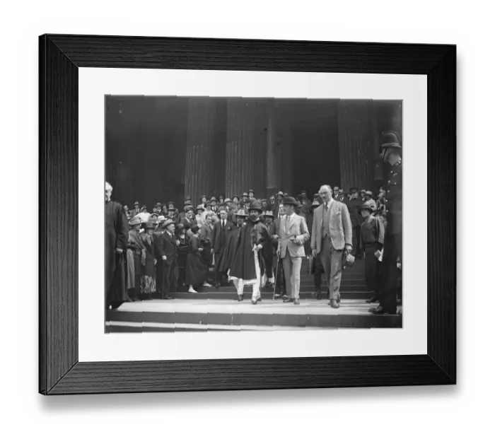Framed Print : The Regent of Abyssinia at St Pauls Cathedral. The Regent is seen leaving the Cathedral Framed Print : The Regent of Abyssinia at St Pauls Cathedral. The Regent is seen leaving the Cathedral