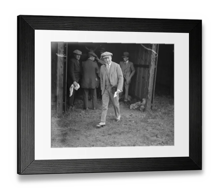 Framed Print : At the Cambridge steeplechases at Cottenham. Major Beatty, brother of Earl Beatty Framed Print : At the Cambridge steeplechases at Cottenham. Major Beatty, brother of Earl Beatty