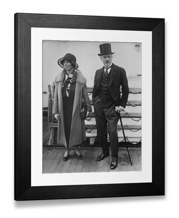 Framed Print : Mr Ramsay MacDonald and Miss Ishbel MacDonald. 16 October 1929