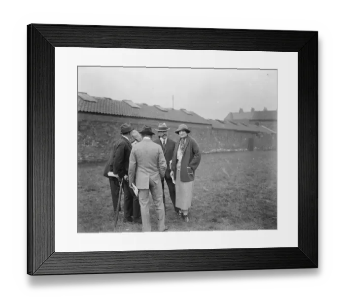 Framed Print : Doncaster St Leger meeting. Mrs Sofer Whitburn, the leading racehorse owner. 13