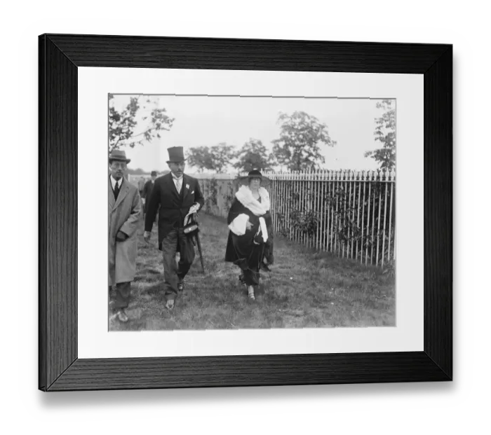 Framed Print : Society at Ascot. Captain and Mrs Stirling Stuart. 14 June 1922 Framed Print : Society at Ascot. Captain and Mrs Stirling Stuart. 14 June 1922