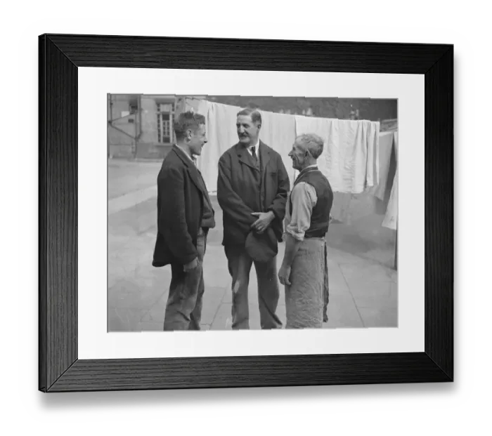 Framed Print : Mr William Cook Junior. The famous billiards player, who made the worlds record break in 1907 Framed Print : Mr William Cook Junior. The famous billiards player, who made the worlds record break in 1907