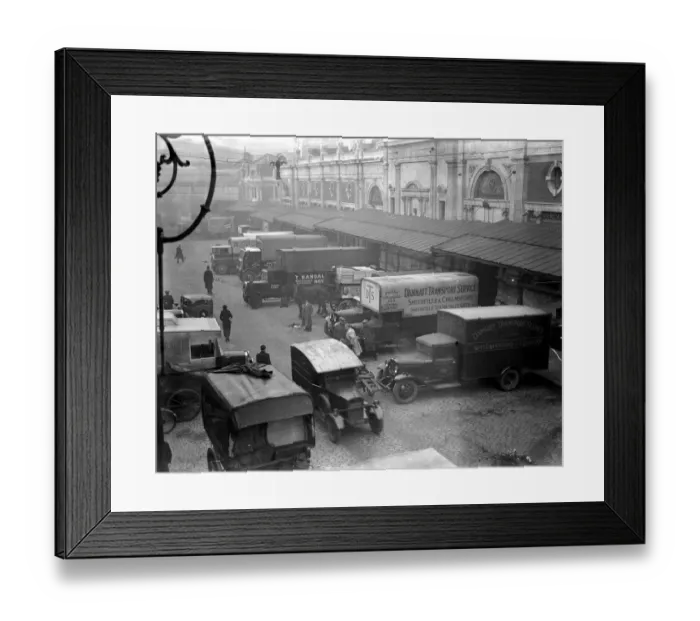 Framed Print : Smithfield market. general view. 3 February 1936 Framed Print : Smithfield market. general view. 3 February 1936