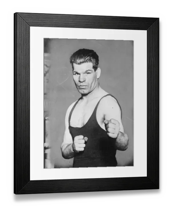 Framed Print : English boxers great task : three contests in one week. Phil Scot will attempt Framed Print : English boxers great task : three contests in one week. Phil Scot will attempt