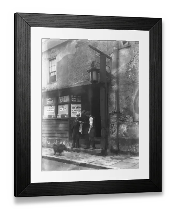 Framed Print : Dick Turpins Inn The Kings Arms Inn at Eltham, which has been closed down Framed Print : Dick Turpins Inn The Kings Arms Inn at Eltham, which has been closed down