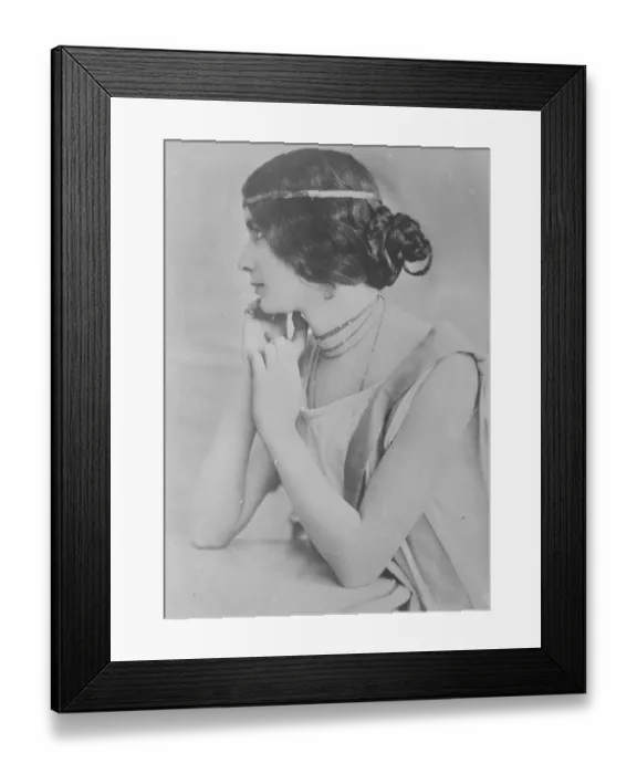 Framed Print : Mlle Cleo De Merode. The famous Parisian dancer, who is about to sue in the Paris courts Framed Print : Mlle Cleo De Merode. The famous Parisian dancer, who is about to sue in the Paris courts