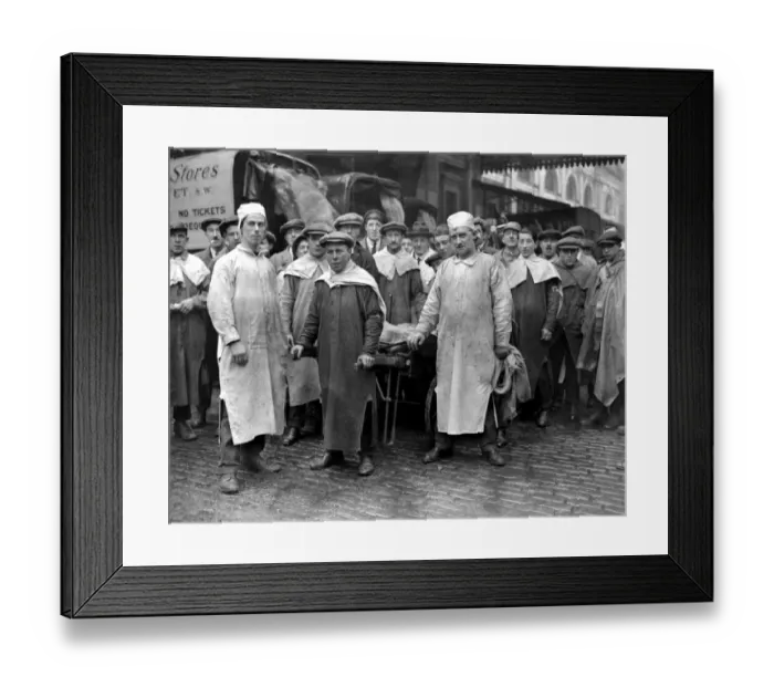 Framed Print : Smithfield Market meat porters in new headgear and smocks, approved by Minister of Health Framed Print : Smithfield Market meat porters in new headgear and smocks, approved by Minister of Health
