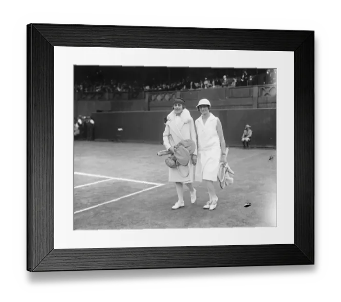 Framed Print : Tennis at Wimbeldon. Ladies singles final. Mrs Godfree ( the winner ) and Senorita Framed Print : Tennis at Wimbeldon. Ladies singles final. Mrs Godfree ( the winner ) and Senorita