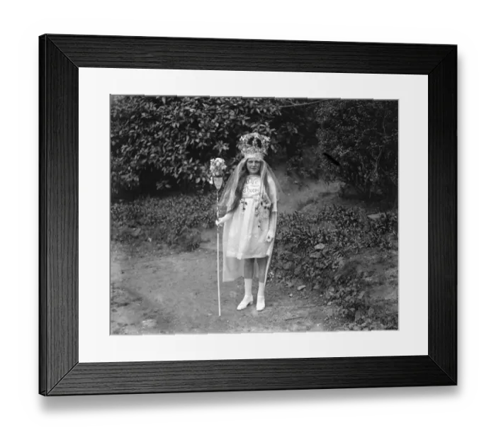 Framed Print : Miss Evelyn Elmes, aged 11 of Upper Norwood. Londons May Queen 1 May 1921 Framed Print : Miss Evelyn Elmes, aged 11 of Upper Norwood. Londons May Queen 1 May 1921