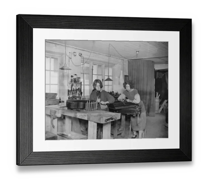 Framed Print : Preparing for Haslemere Festival of old chamber music. Famous family who make old