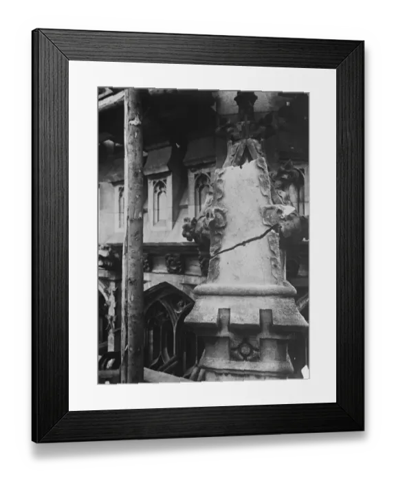 Framed Print : Decay and the preservation of the stonework of the Houses of Parliament. A view