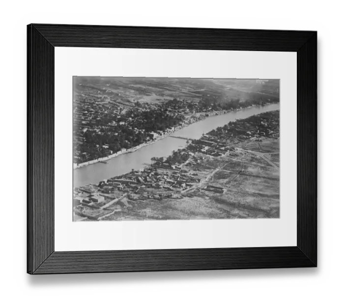 Framed Print : The RAF take over the policing of Iraq. An aerial view of Rumeitha on the Euphrates Framed Print : The RAF take over the policing of Iraq. An aerial view of Rumeitha on the Euphrates