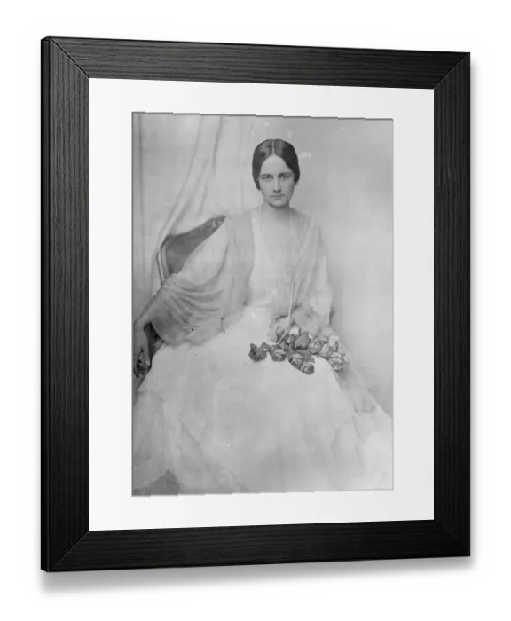 Framed Print : Society lady as Madonna. Mme Von Daroczy, wife of the Hungarian Minister in Vienna Framed Print : Society lady as Madonna. Mme Von Daroczy, wife of the Hungarian Minister in Vienna
