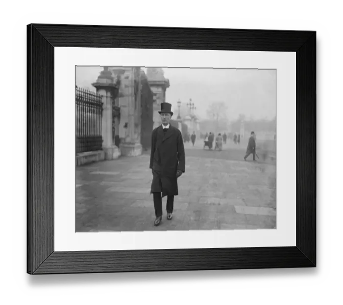 Framed Print : The new privy councillors Col Lane Fox leaving the Palace 1 February 1926 Framed Print : The new privy councillors Col Lane Fox leaving the Palace 1 February 1926