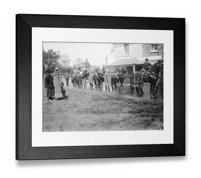 Framed Print : Funeral of a Romany King. Gipsies from all over the country attended the funeral Framed Print : Funeral of a Romany King. Gipsies from all over the country attended the funeral