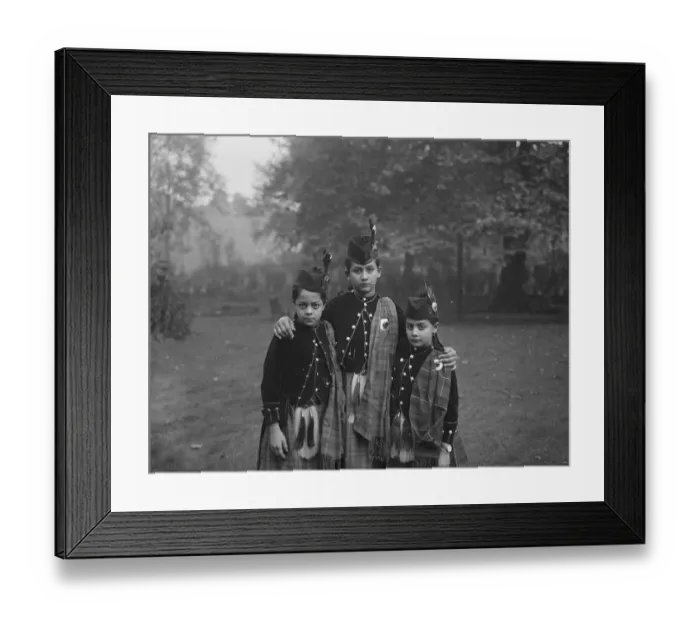 Framed Print : The three granddaughters of the Begum of Bhopal photographed at Portman Square. Left to right Framed Print : The three granddaughters of the Begum of Bhopal photographed at Portman Square. Left to right