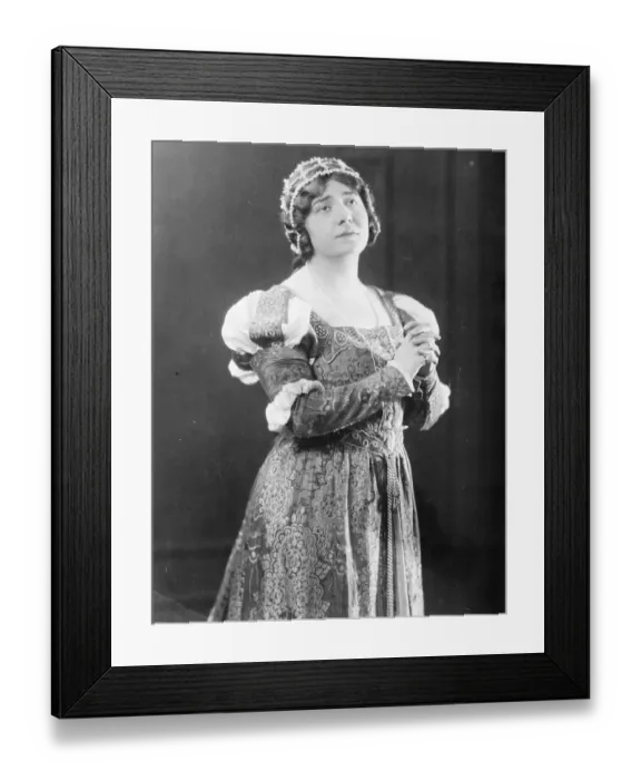 Framed Print : Famous prima donna for London. Miss Miriam Licette, who will take part in Framed Print : Famous prima donna for London. Miss Miriam Licette, who will take part in