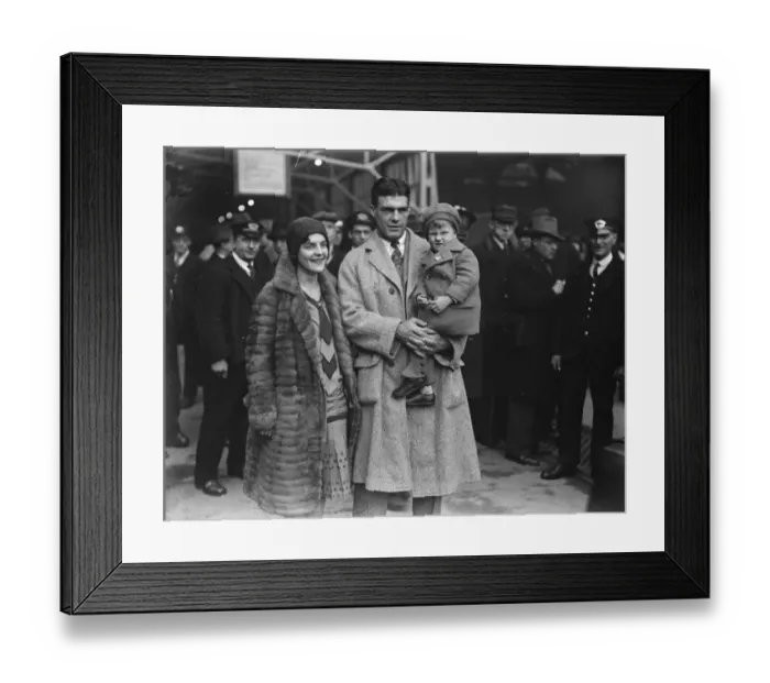 Framed Print : Young Stribling and family arrive. Mr and Mrs Stribling with their son W L Stribling the third