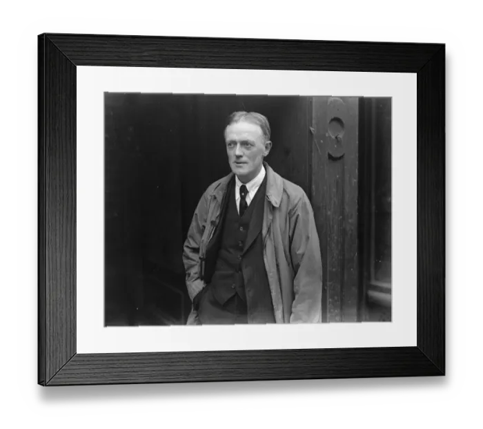 Framed Print : Dr Dunstan, the Communist candidate for West Birmingham. 17 October 1924 Framed Print : Dr Dunstan, the Communist candidate for West Birmingham. 17 October 1924