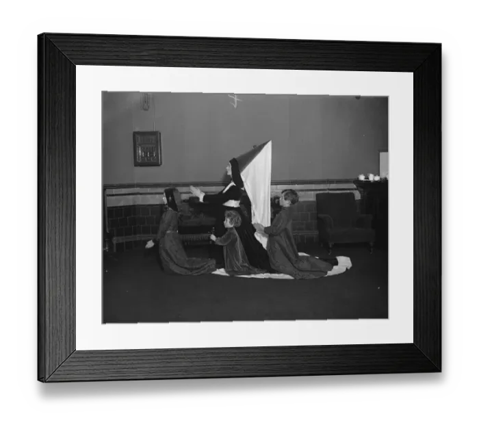 Framed Print : Society in tableaux at the Queens Theatre in aid of Westminster maternity and infant Framed Print : Society in tableaux at the Queens Theatre in aid of Westminster maternity and infant