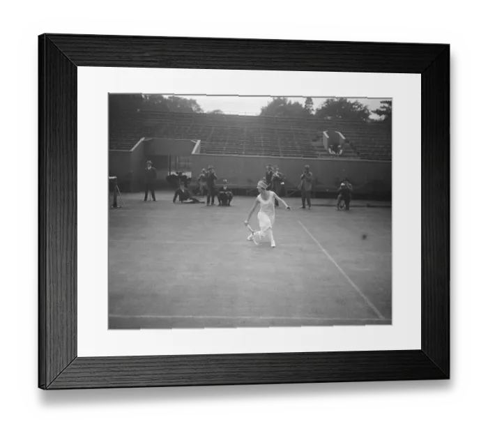 Framed Print : Mlle Lenglen practises at Wimbledon. 18 June 1925 Framed Print : Mlle Lenglen practises at Wimbledon. 18 June 1925