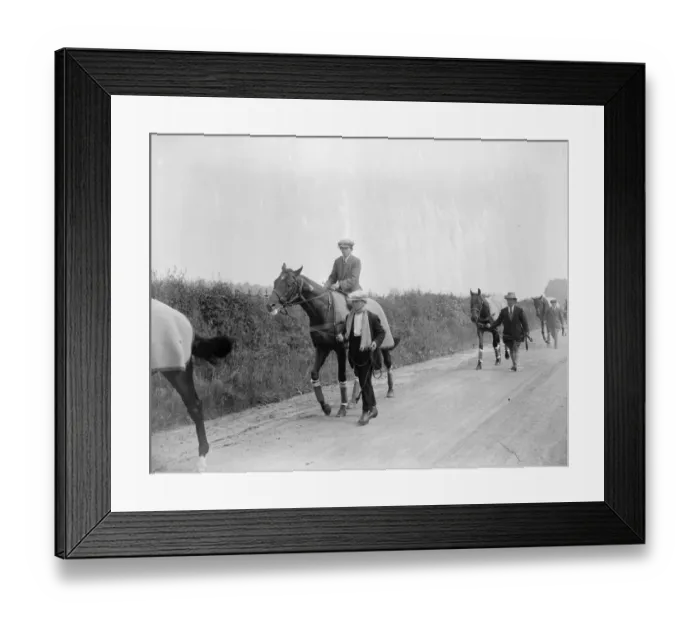 Framed Print : The Derby favourite leaves for Epsom. HH the Aga Khans Derby horses, Diophon