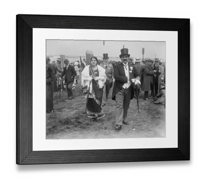 Framed Print : Seen at the Ascot races. Sir and Lady Dhunjibhoy Bomanji. 19 June 1923 Framed Print : Seen at the Ascot races. Sir and Lady Dhunjibhoy Bomanji. 19 June 1923