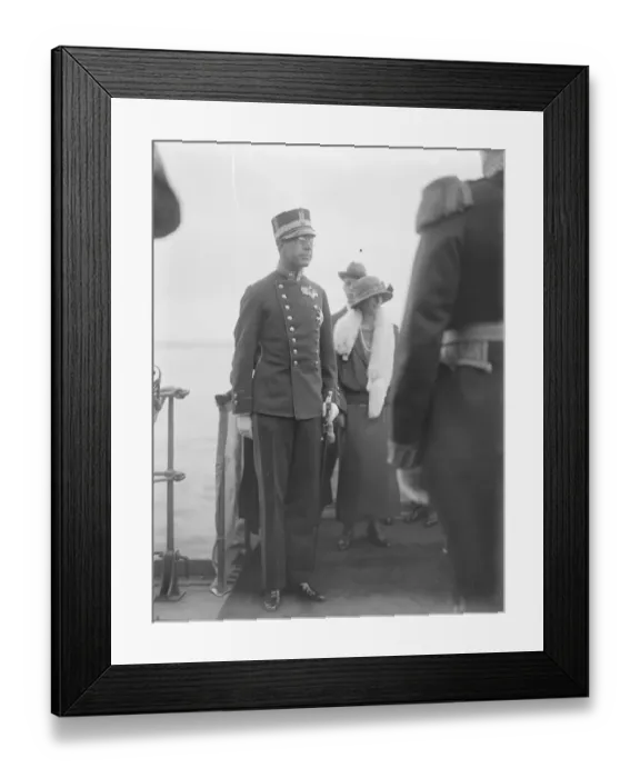 Framed Print : The Crown Prince of Sweden and Lady Louise Mountbatten visits the Swedish Battle Framed Print : The Crown Prince of Sweden and Lady Louise Mountbatten visits the Swedish Battle