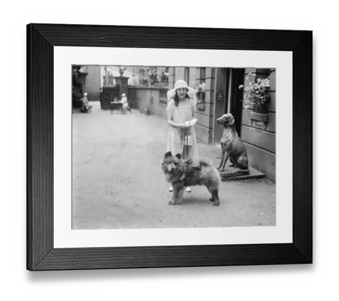 Framed Print : Lady Wavertrees tennis party at Sussex Lodge, in aid of Invalid Childrens Association Framed Print : Lady Wavertrees tennis party at Sussex Lodge, in aid of Invalid Childrens Association