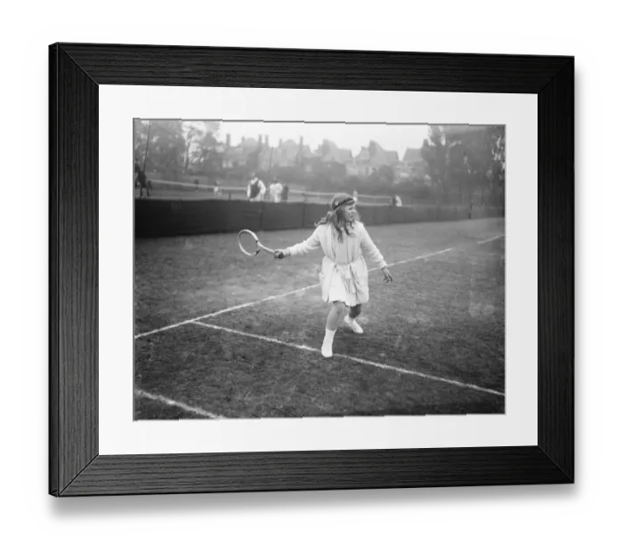 Framed Print : Middlesex Lawn Tennis Championship at Chiswick Park Miss Betty Nuthall in the final Framed Print : Middlesex Lawn Tennis Championship at Chiswick Park Miss Betty Nuthall in the final