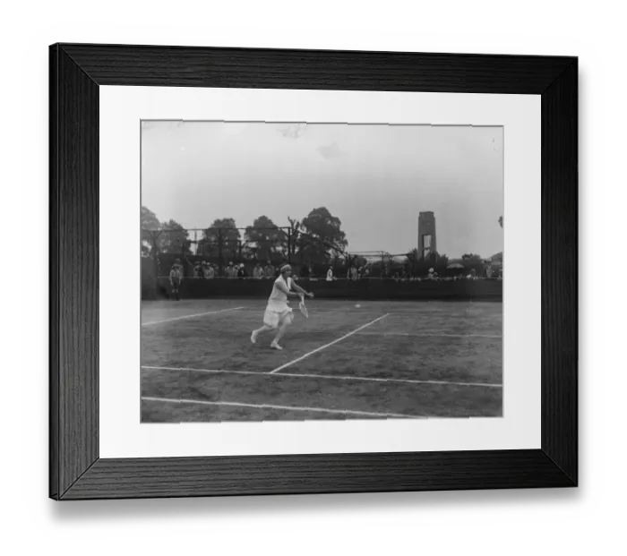 Framed Print : Tennis at Wimbledon. Miss E A Goldsack defeating Miss H Browne. 25 June 1929 Framed Print : Tennis at Wimbledon. Miss E A Goldsack defeating Miss H Browne. 25 June 1929