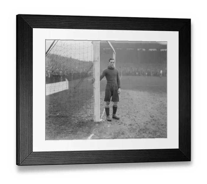 Framed Print : Ernie Beecham, Fulham goalkeeper ( Association footballer ) 6 February 1926 Framed Print : Ernie Beecham, Fulham goalkeeper ( Association footballer ) 6 February 1926
