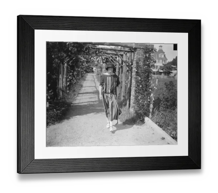 Framed Print : Society on the Golf Links at Le Touquet. The Honourable Mrs Earle on her way to the links Framed Print : Society on the Golf Links at Le Touquet. The Honourable Mrs Earle on her way to the links